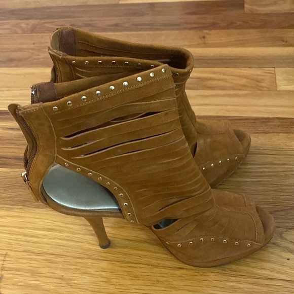 Boutique women’s Brown Studded Heels Size 7 - Picture 3 of 6